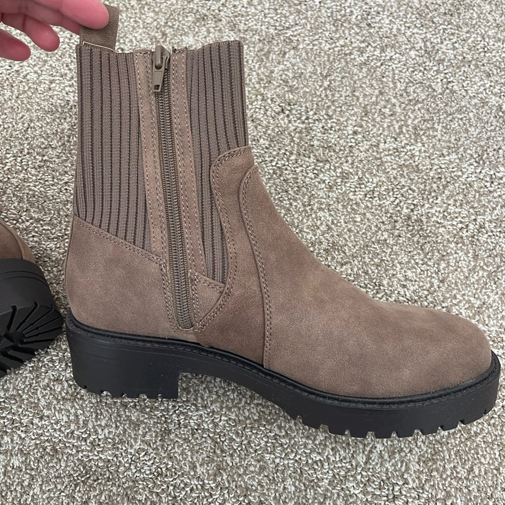 Dolce Vita Brown Boots size 8 - new without tags